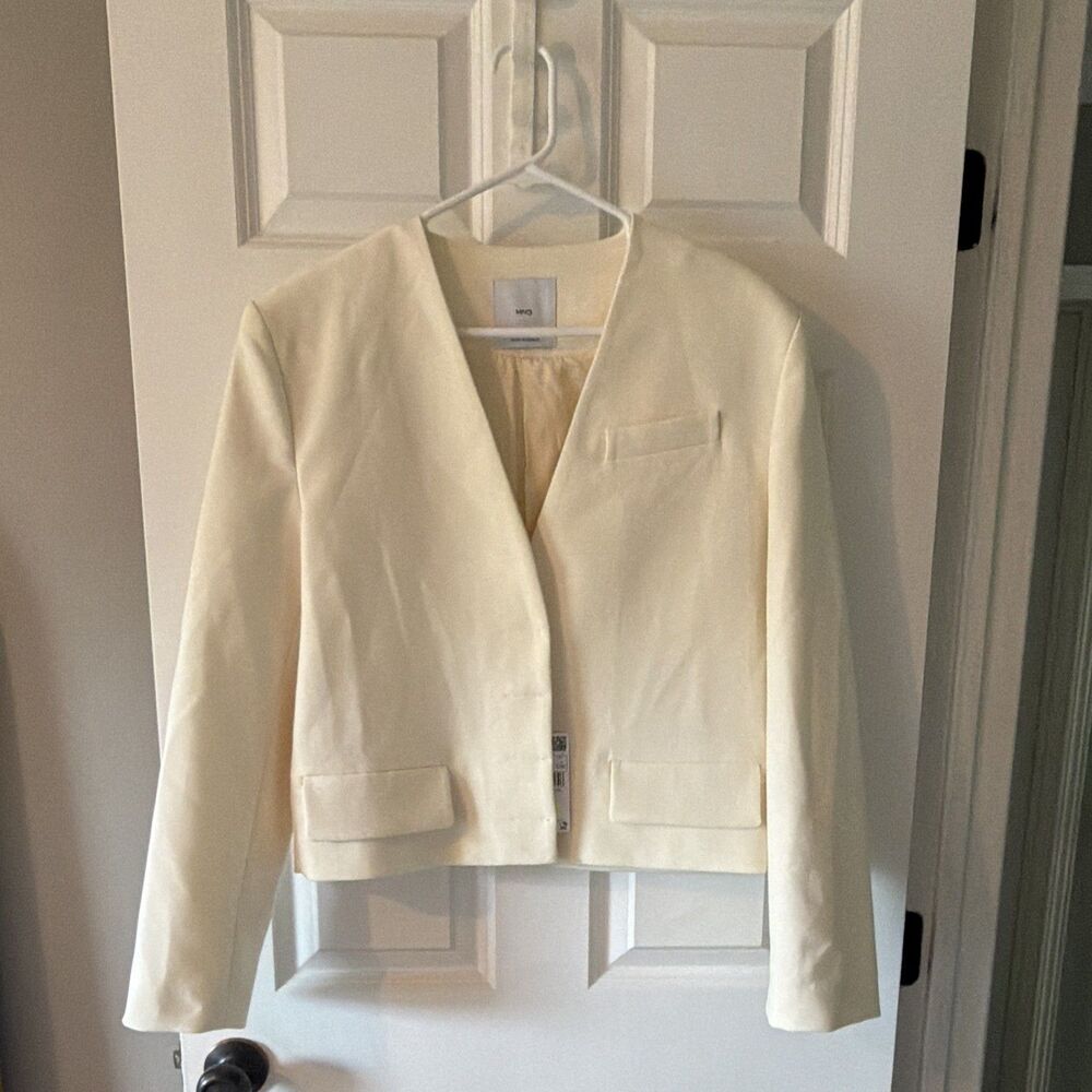 MANGO Ivory Cream Collarless Cropped Blazer Jacket Single Breasted Womens S NWT
